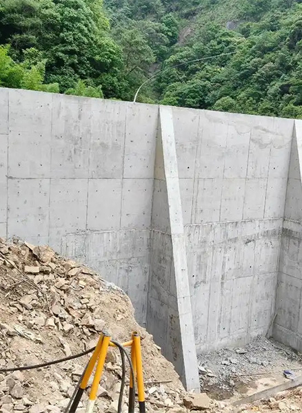 保定定兴县重力式挡土墙